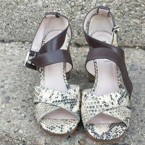 Louise et Cie LO-GIGI Criss Cross Heels Size 7.5M animal print Classic